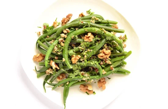 Haricots verts sautés avec amandes croustillantes