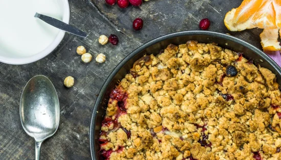 Tarte aux pommes et aux canneberges avec streusel