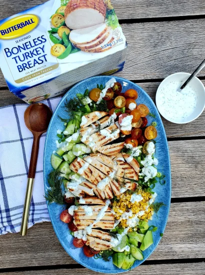 SALADE ESTIVALE AU DINDON RÔTI AVEC VINAIGRETTE RANCH SANTÉ