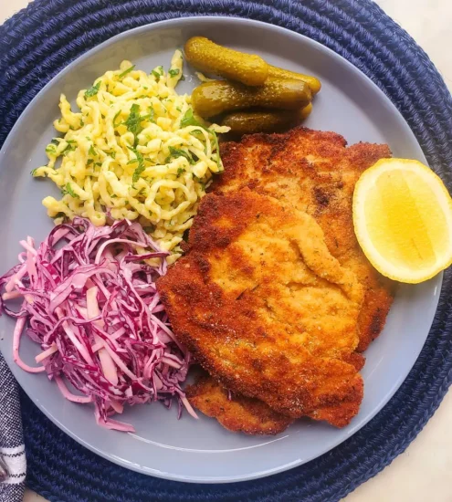 Escalope de dinde avec spätzles et salade de céleri-rave par le chef Shahir Massoud