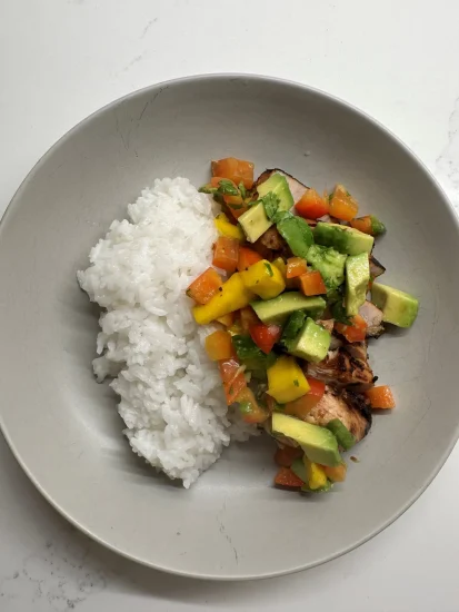 Dinde grillée avec salsa à la mangue et au jalapeno