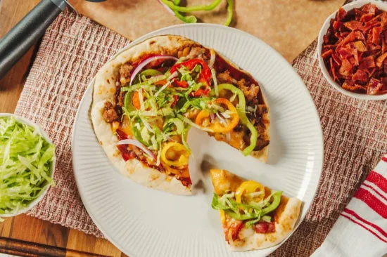 PIZZA AU BURGER DE DINDE SUR PAIN NAAN