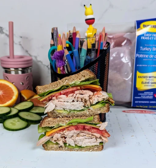 Sandwich à la dinde rôtie aux fines herbes et au miel